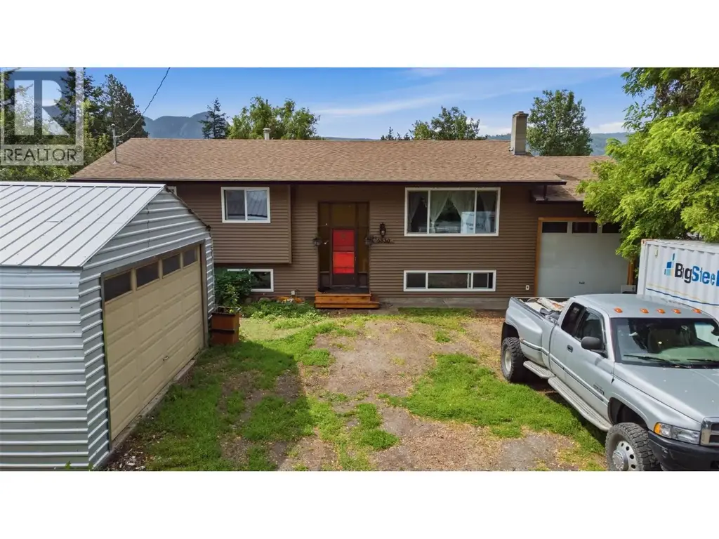 5830 6 Highway, Lavington